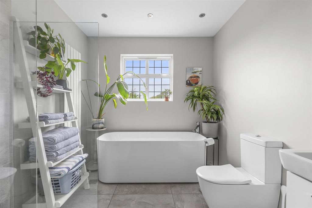 87 Hamilton Road, HP13 5 BQ-7.jpg