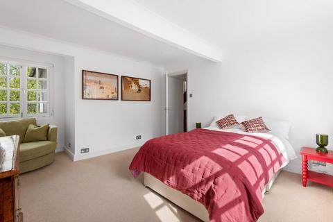 4 bedroom terraced house to rent, Pembroke Gardens, Kensington, London