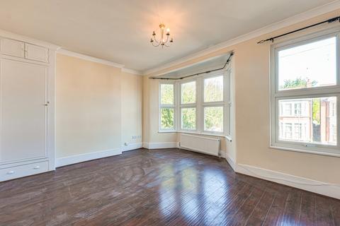 2 bedroom flat for sale, Boscombe Road, Southend On Sea, SS2
