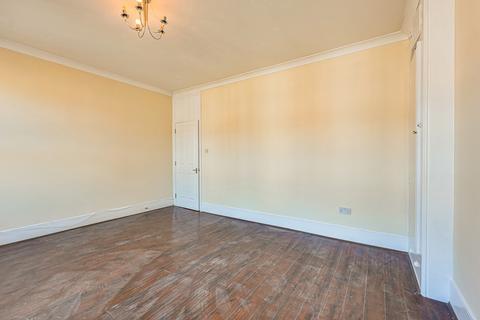 2 bedroom flat for sale, Boscombe Road, Southend On Sea, SS2
