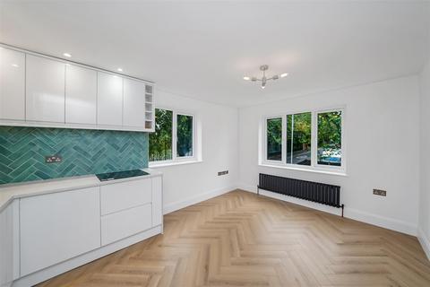 undefined, Dells Close, London E4