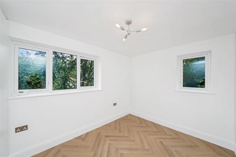 undefined, Dells Close, London E4