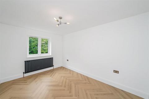 undefined, Dells Close, London E4