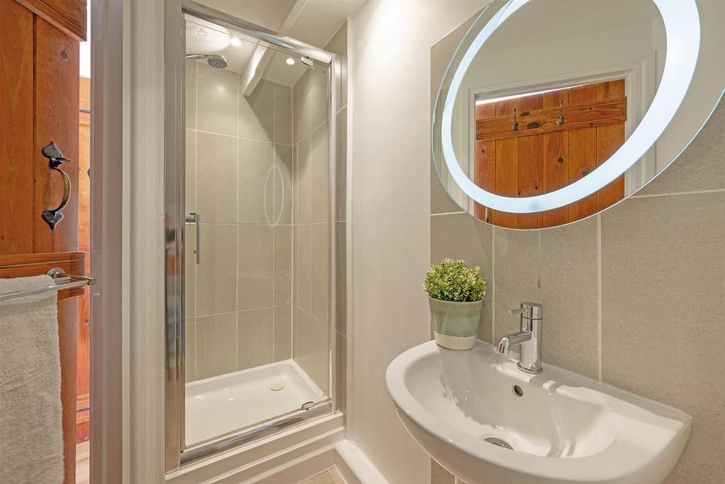 Walnut-ensuite-Bed2.jpg