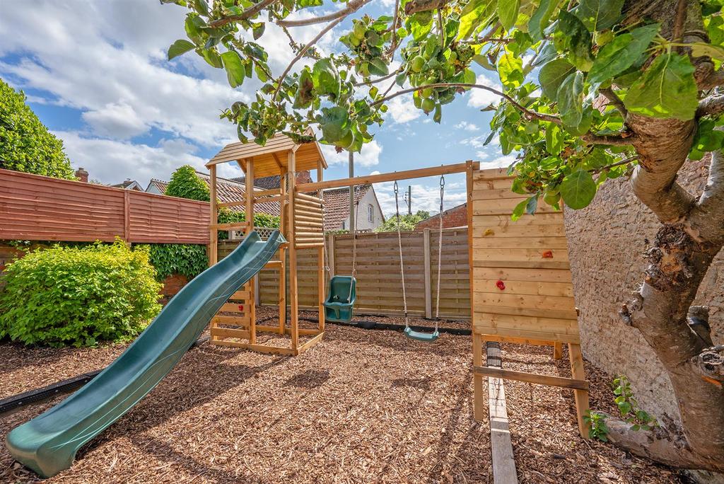 Walnut-childrensplay.jpg