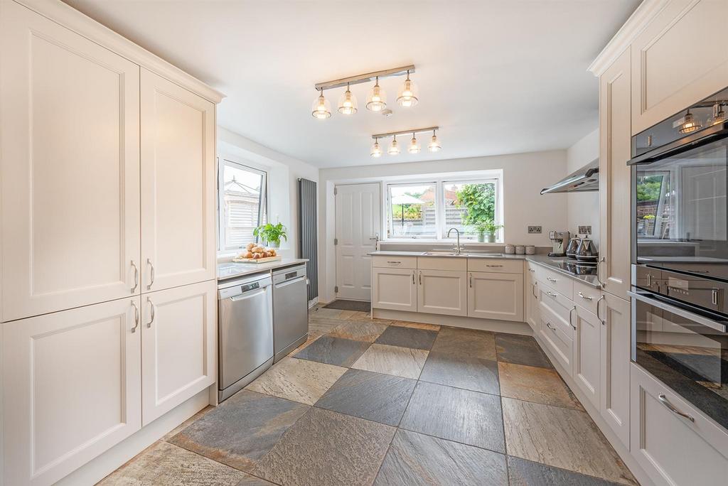 Walnut-kitchen.jpg
