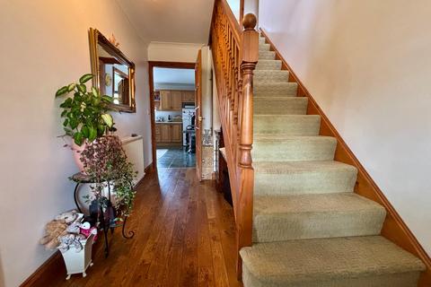 undefined, Cwrtnewydd, Llanybydder, SA40