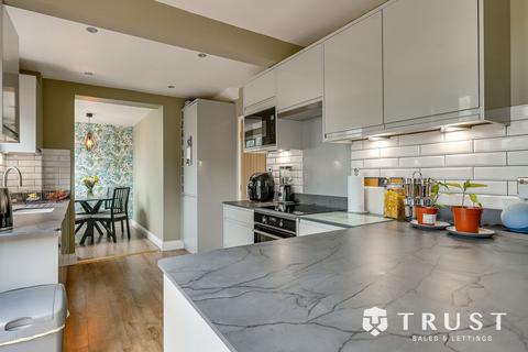 undefined, Headlands Close, Liversedge, WF15