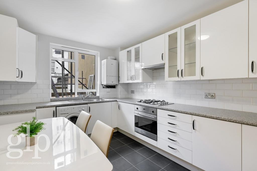 Apartment in London - View 5