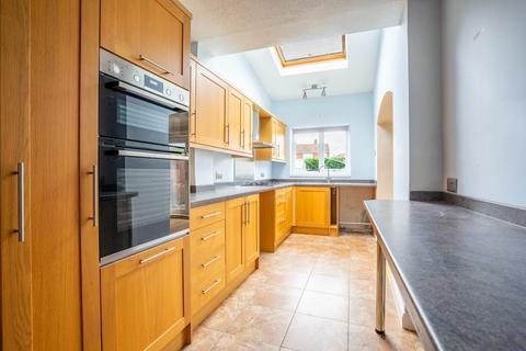 undefined, Whitethorn Close, York