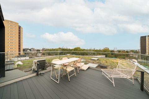 2 bedroom flat for sale, Richmond Road, London E8