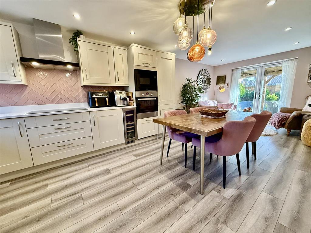 KITCHEN &amp; DINING ROOM