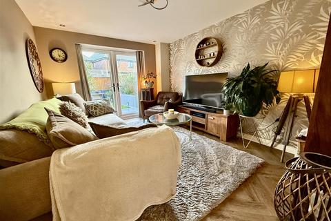 3 bedroom detached house for sale, Pondside Close, Hurworth, DL2 2NN
