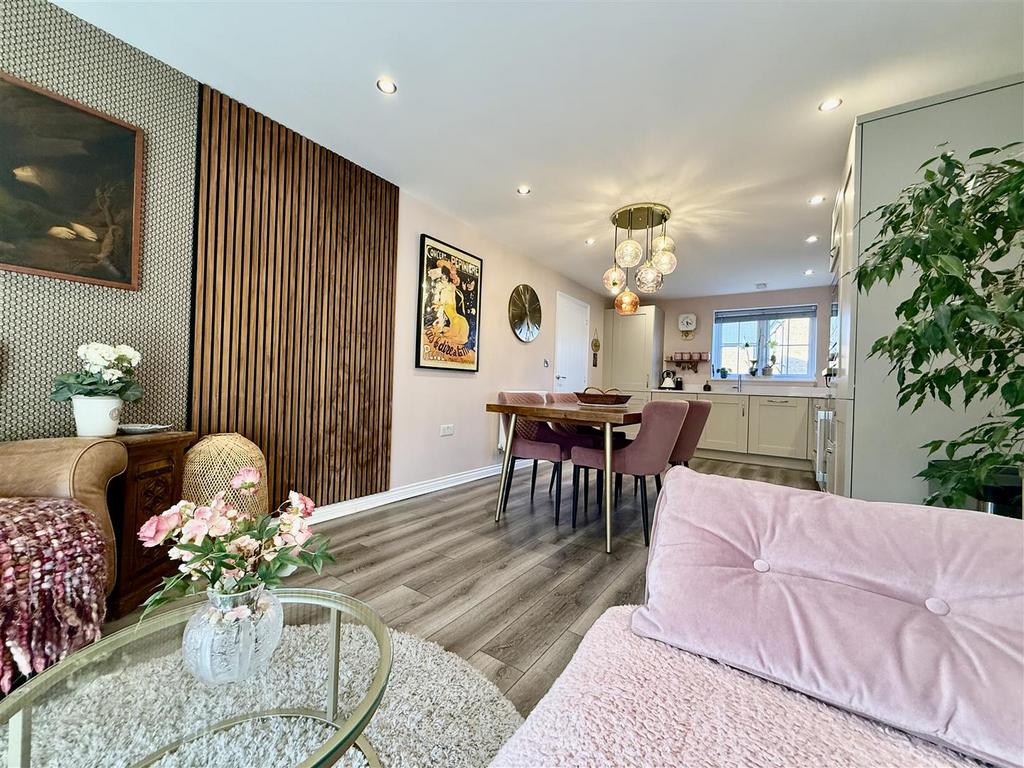 KITCHEN &amp; DINING ROOM