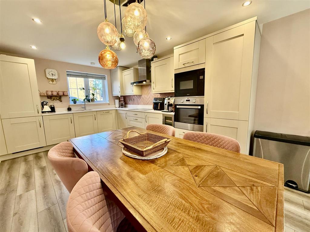 KITCHEN &amp; DINING ROOM