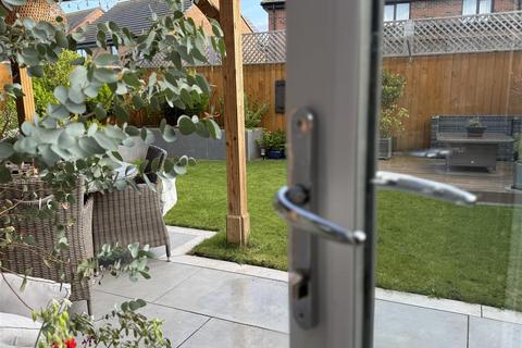 3 bedroom detached house for sale, Pondside Close, Hurworth, DL2 2NN