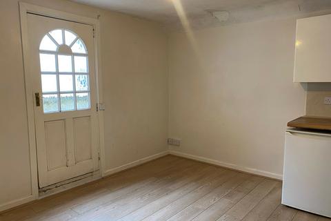 1 bedroom apartment to rent, MODERN 1 BEDROOM FLAT town centre