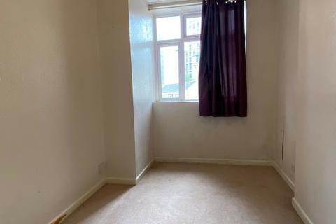 1 bedroom apartment to rent, MODERN 1 BEDROOM FLAT town centre