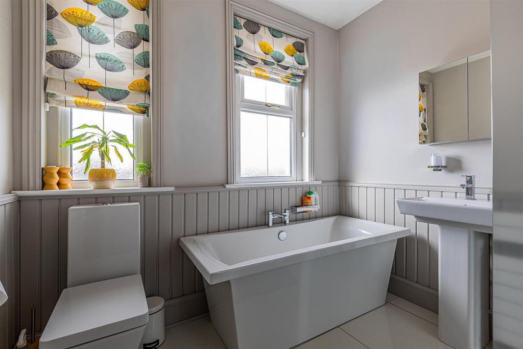 42 Bathroom-1.jpg