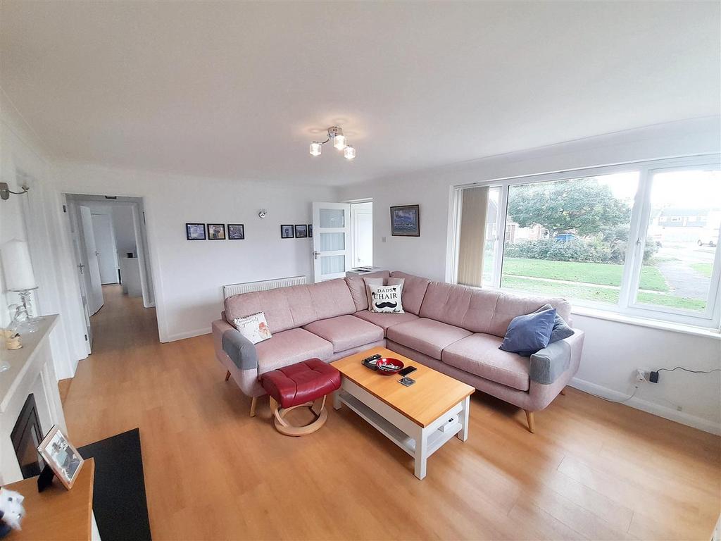 Living room 1 new.jpg