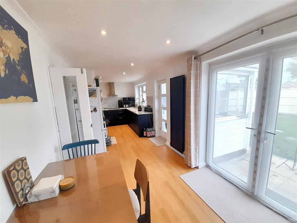 DIning area new.jpg