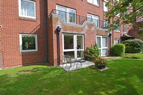 Elgar Mews, Bromsgrove, Worcestershire, B602DB
