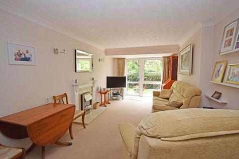 2 bedroom flat for sale, Elgar Mews, Bromsgrove, Worcestershire, B602DB