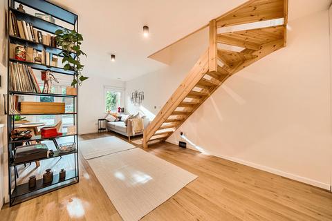 1 bedroom apartment for sale, Springbank Road, London