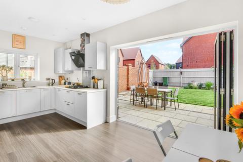 undefined, Crowthorne RG45