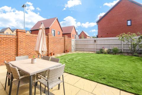 undefined, Crowthorne RG45