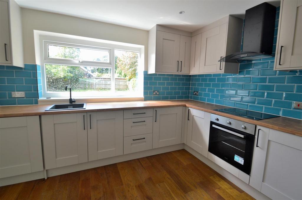 Kitchen angle 2