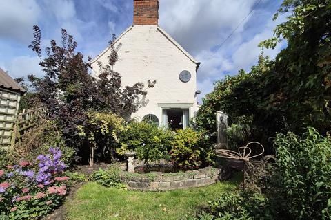 3 bedroom detached house for sale, Brook Street, Fenny Compton, CV47