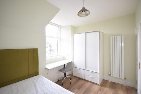 2 bedroom flat to rent, Church Street, St. Andrews KY16