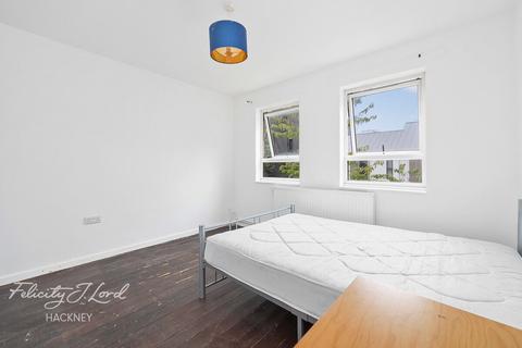 14 Evans Close, London, E8 3TD