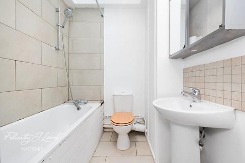 14 Evans Close, London, E8 3TD