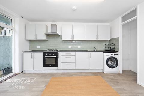 14 Evans Close, London, E8 3TD