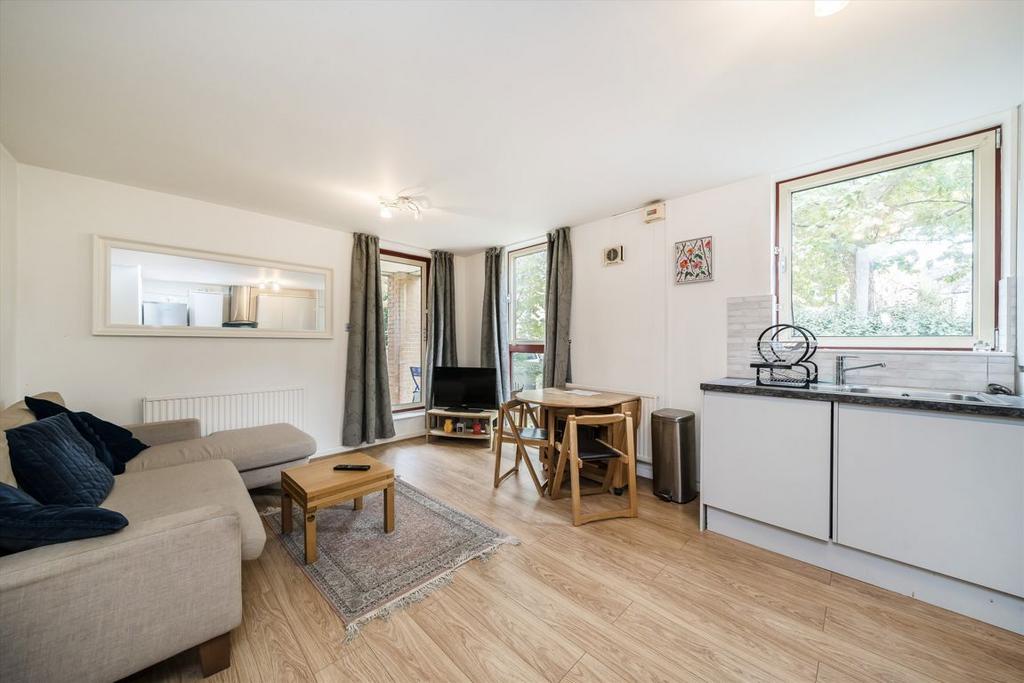 Apartment in London - View 2