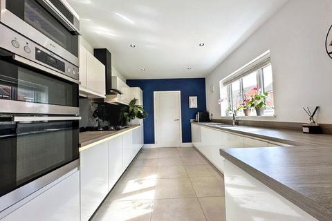 5 bedroom detached house for sale, Swift Grove, Hebburn, Tyne and Wear, NE31 1FA