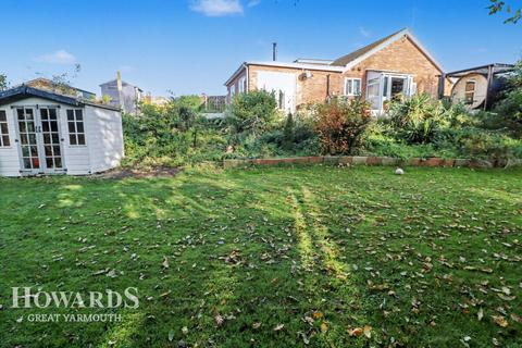 3 bedroom semi-detached bungalow for sale, The Paddock, Hemsby