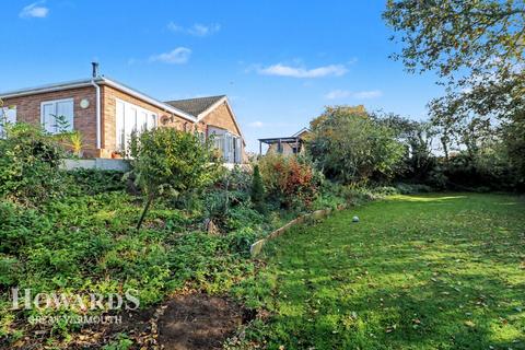 3 bedroom semi-detached bungalow for sale, The Paddock, Hemsby