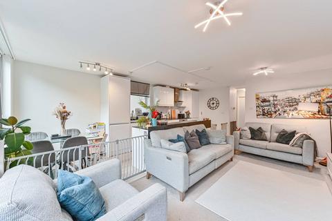 4 bedroom maisonette for sale, Spicer Close, Brixton, London, SW9
