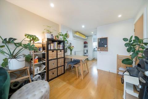 1 bedroom flat for sale, Sylvester Path, London E8