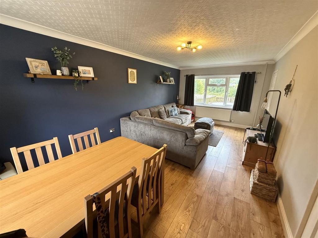 Living Room / Diner