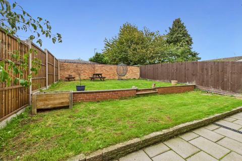 9 Cottage Close, Northampton, NN2 8QN