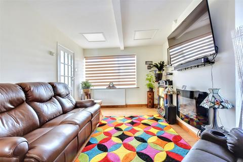 3 bedroom semi-detached house for sale, Cator Lane, Chilwell, Nottingham