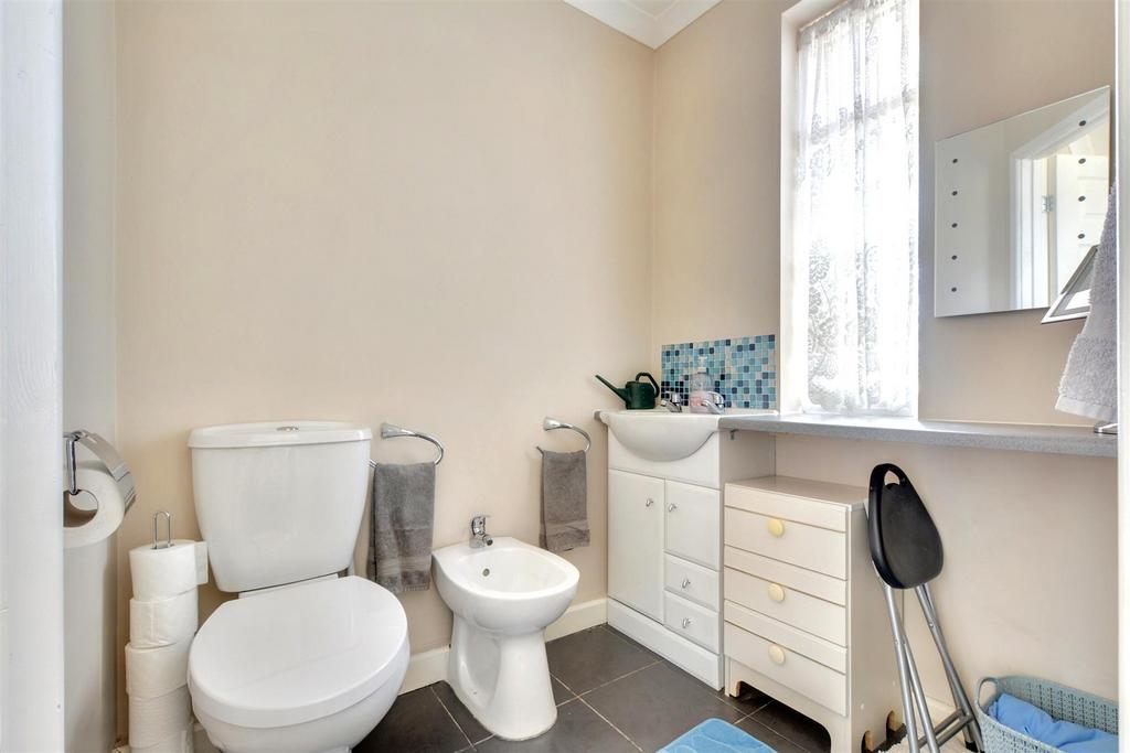 Ensuite 2.jpeg