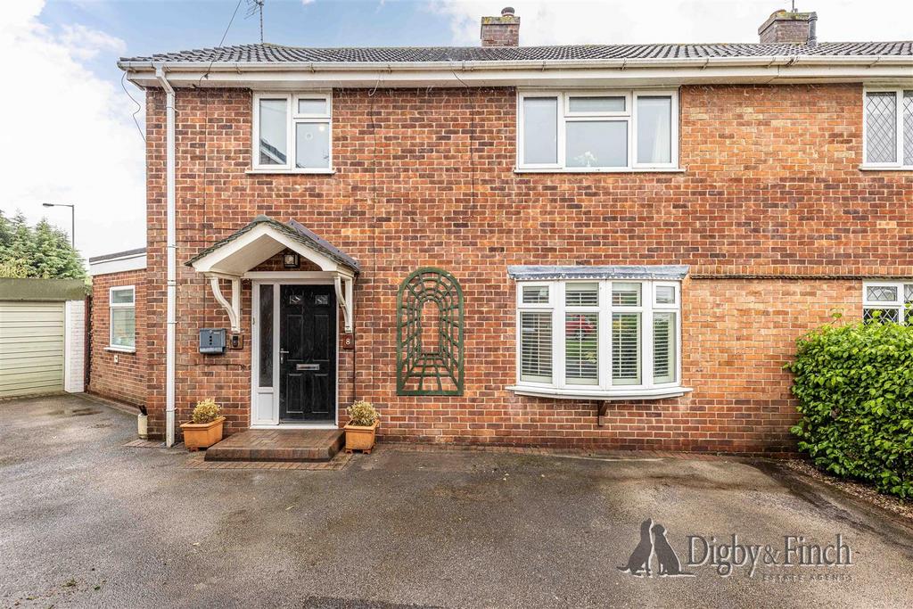 8 Yonge Close, Radcliffe, NG12 2 EE-2watermarked.jp