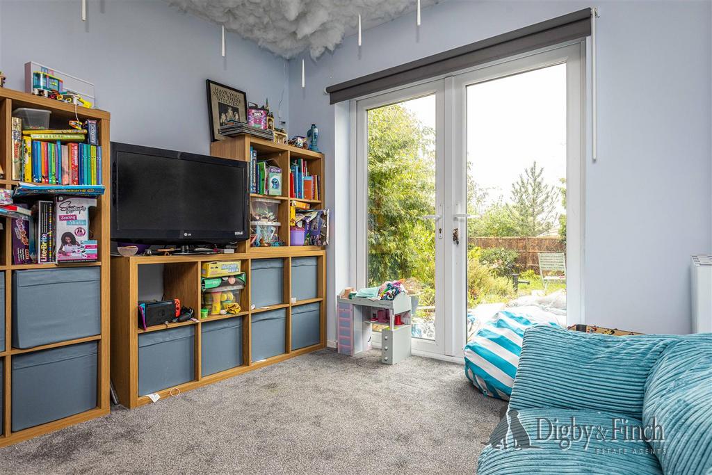 8 Yonge Close, Radcliffe, NG12 2 EE-24watermarked.j