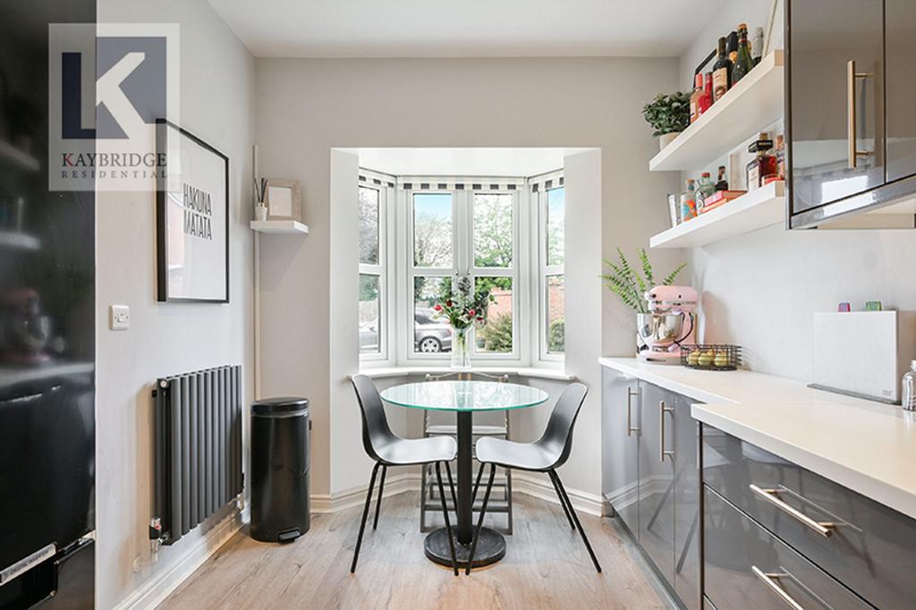 Silvergate Ruxley Lane, Epsom - KT19 9 GZ