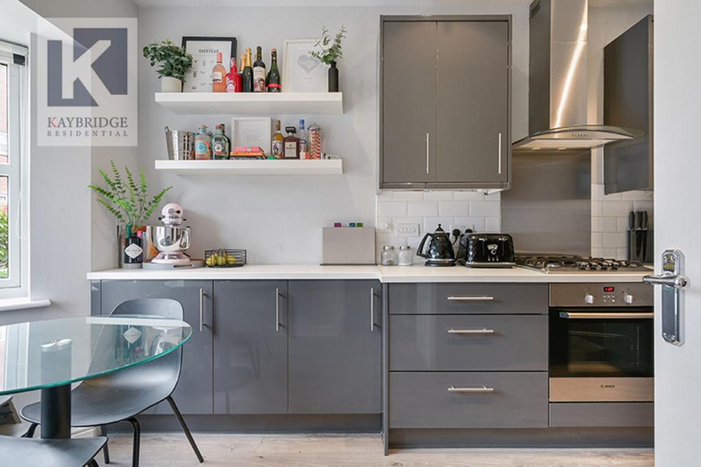 Silvergate Ruxley Lane, Epsom - KT19 9 GZ